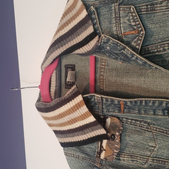 🎉 Miss Me Vintage Jean jacket S sweater accents  - FINAL PRICE! 🎉 - Picture 4 of 14